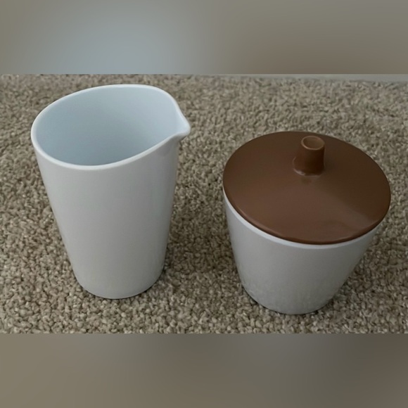 Vintage Retro 8 Ounce White Melamine Creamer & Sugar Bowl Brown Lid MCM EUC - Picture 1 of 6